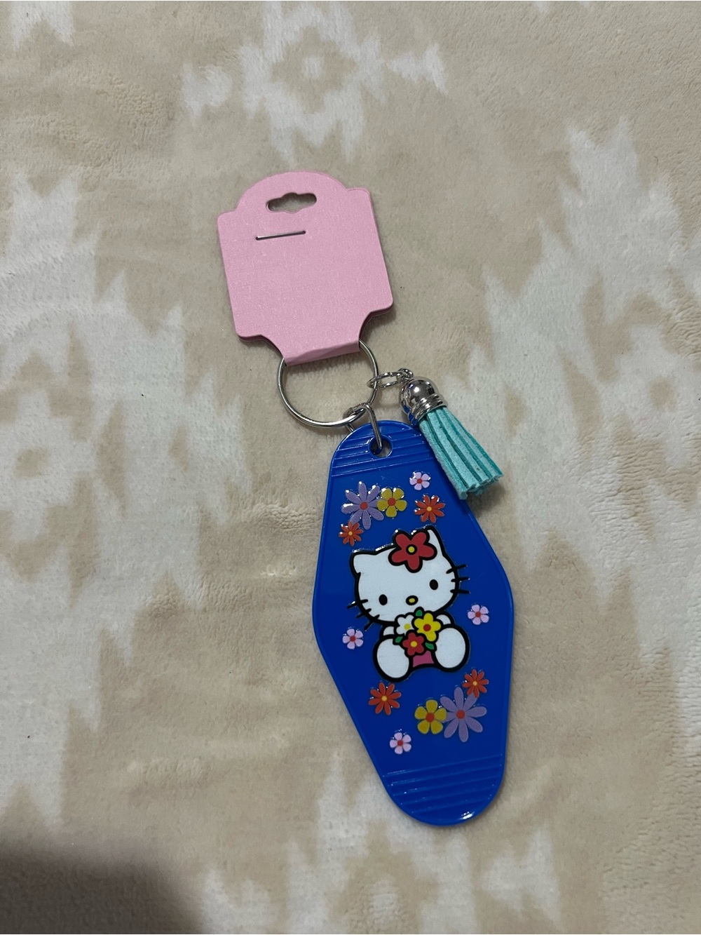 Hello Kitty Keychain ✨ - Picture 2 of 4